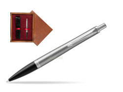 Długopis Parker Urban Metro Metallic CT T2016 w pudełku drewnianym Mahoń Single Bordo