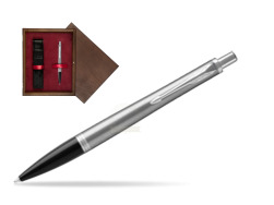 Długopis Parker Urban Metro Metallic CT T2016 w pudełku drewnianym Wenge Single Bordo